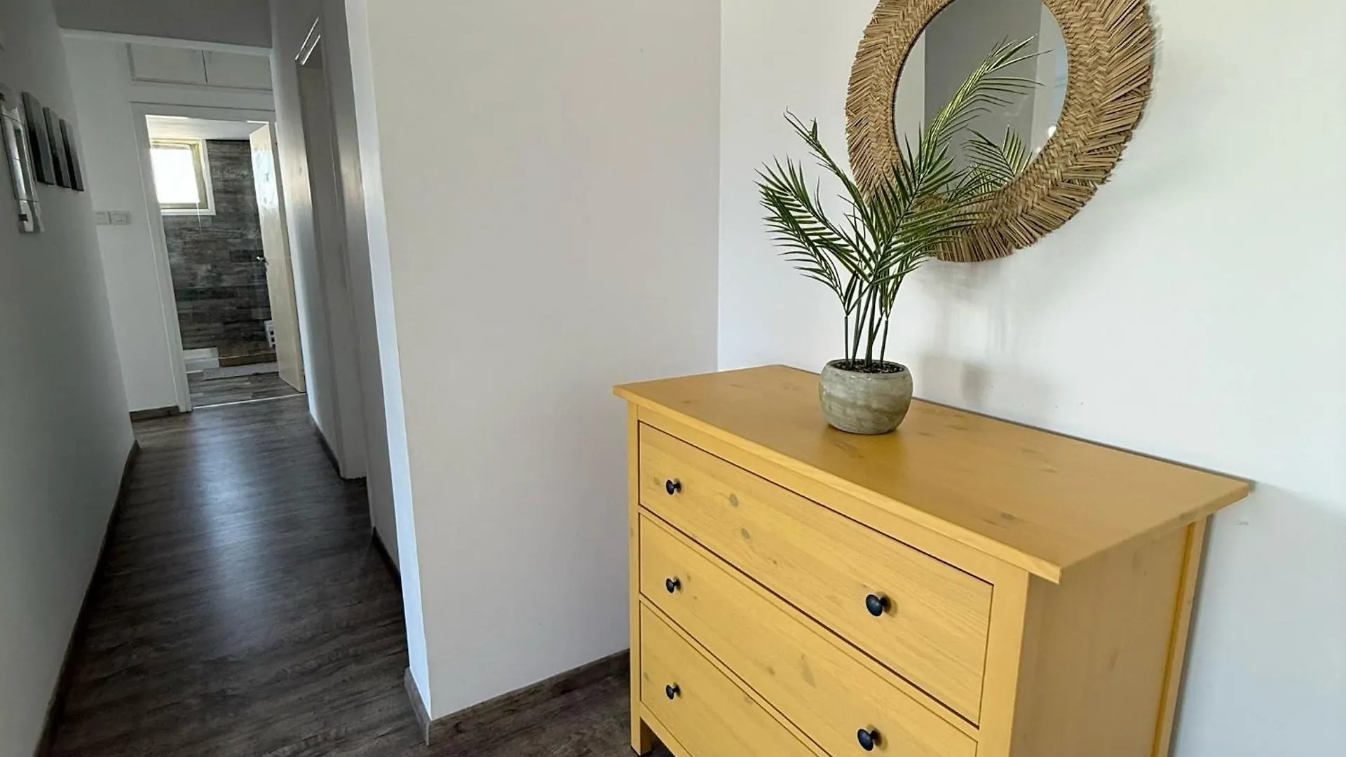 Luxurious Penthouse In Larnaca Center 300M From The Beach Cipru