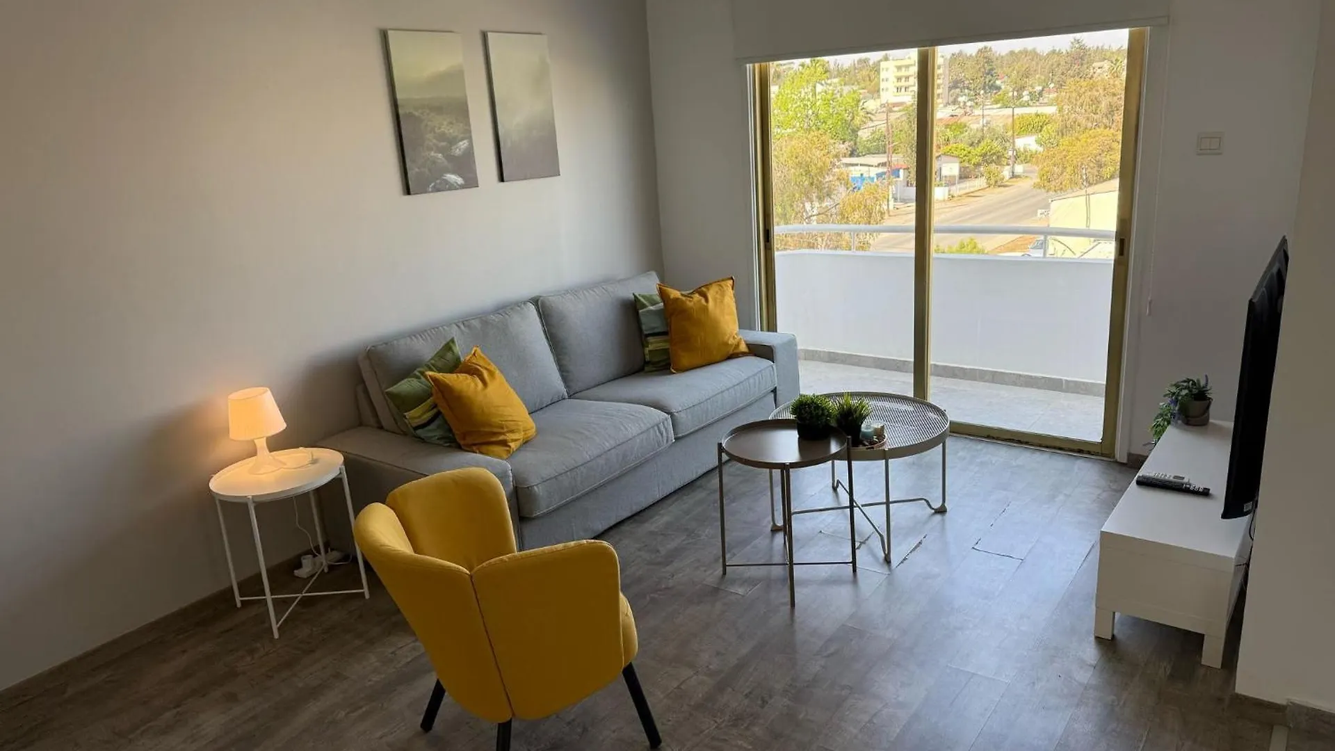 Apartment Luxurious Penthouse In Larnaca Center 300M From The Beach